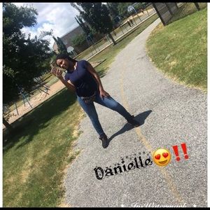 Meet your Posher, Danielle